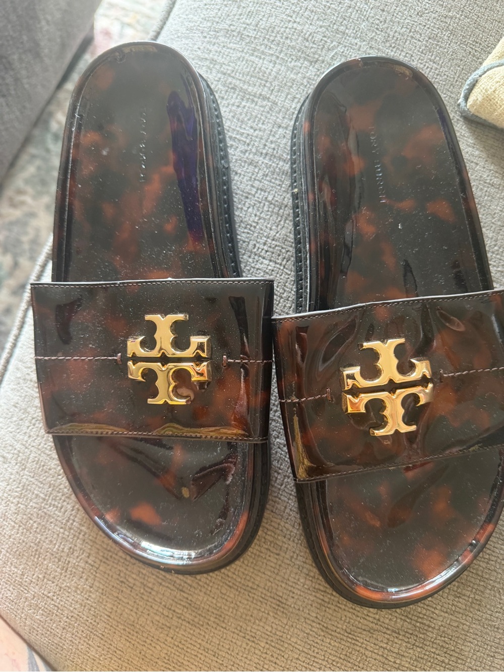 Tory Burch Tortoiseshell Brown Slide Sandals with Gold Logo - Picture 3 of 4